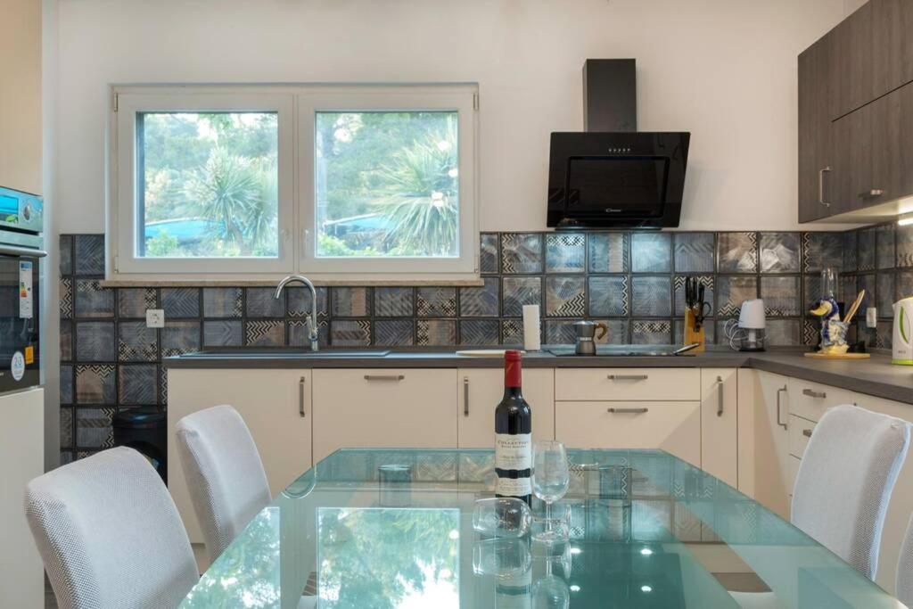 Predivan Novouredeni Apartman U Blizini Mora Banjole Exterior photo